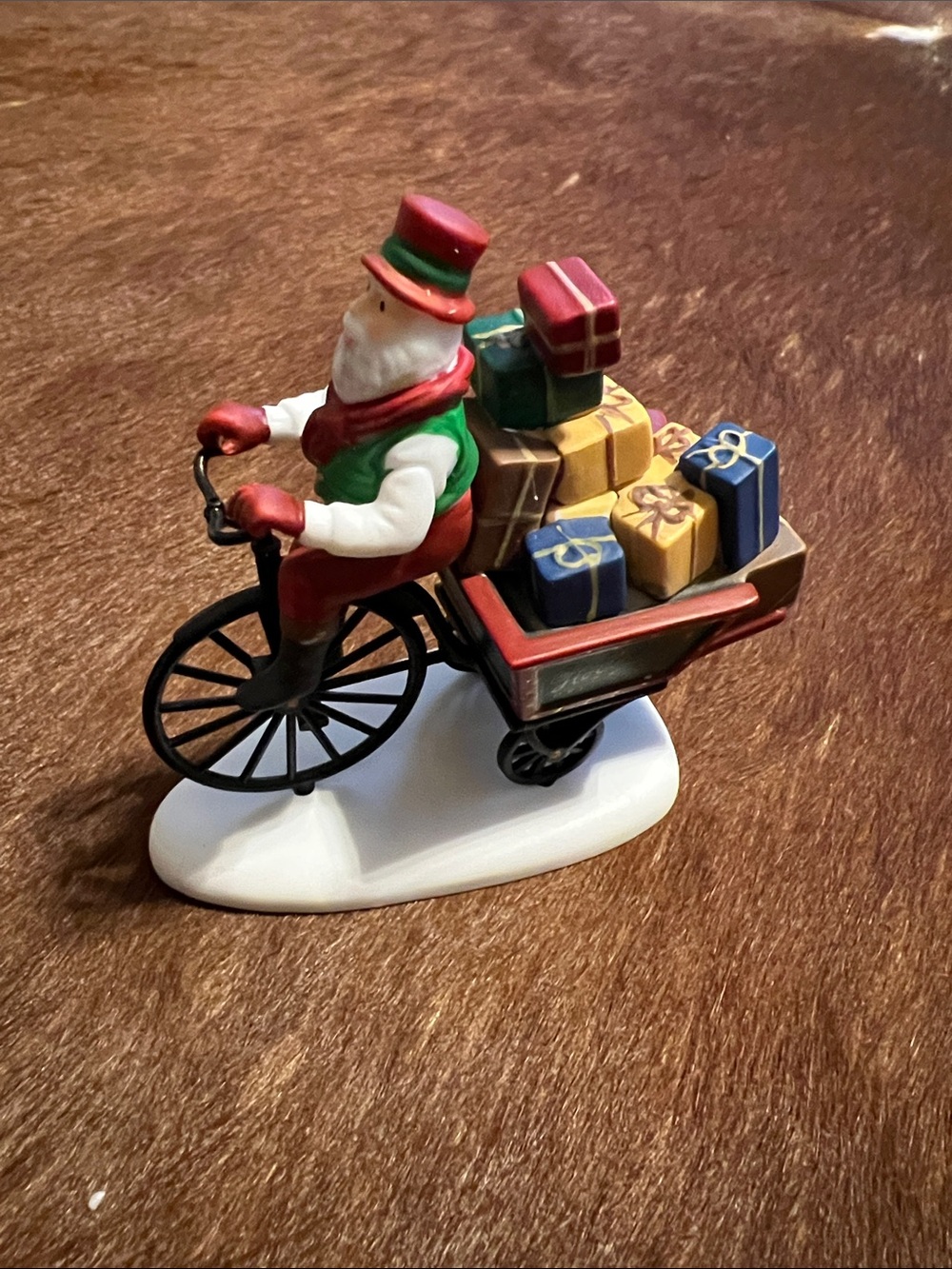 Department 56 "Holiday Deliveries" #56371 Heritage Village Collection Accessory